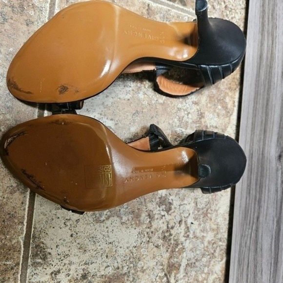 GIVENCHY T Strap Trim Leather Sandal/Heel - Picture 6 of 12